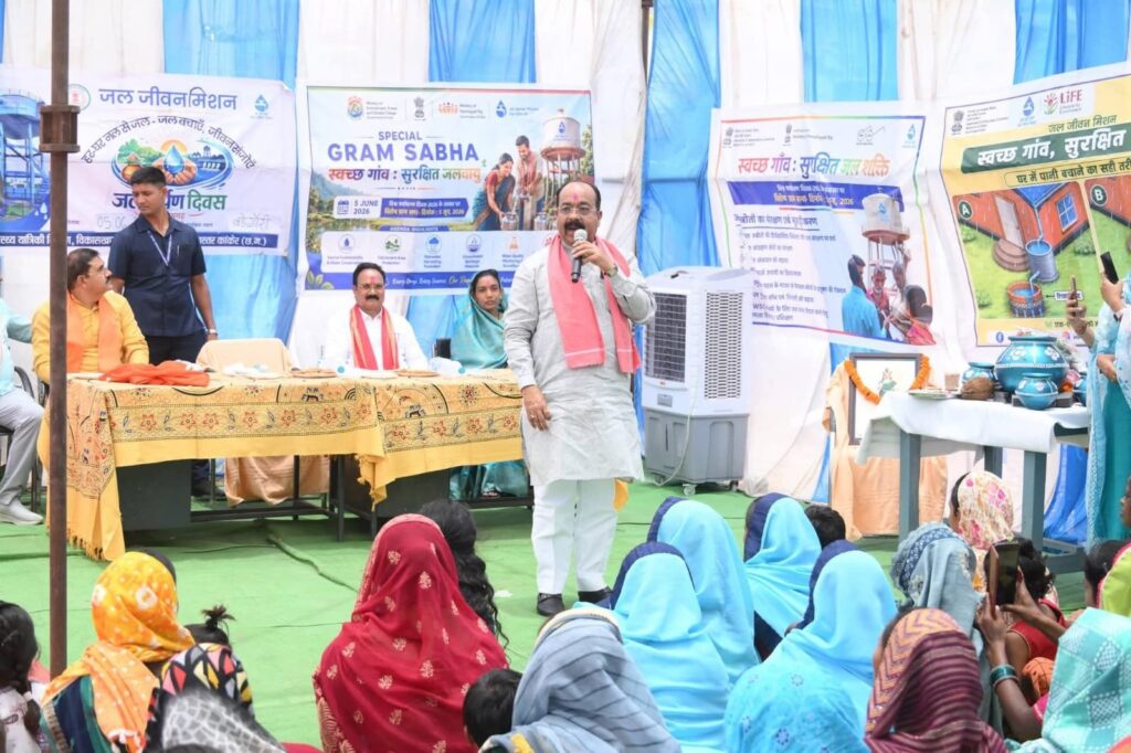 सुशासन तिहार में उप मुख्यमंत्री श्री अरुण साव निकले फील्ड पर, कार्यों की धीमी प्रगति पर जताई नाराजगी.