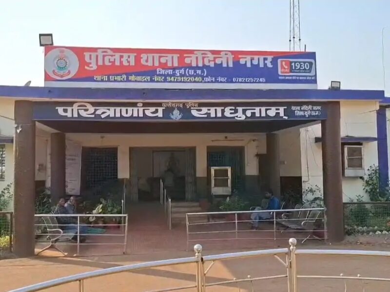 CG: दुर्ग में युवक की बेरहमी से हत्या, पानी टंकी के पास सो रहे युवक का सिर कुचलकर मार डाला, आरोपी गिरफ्तार
