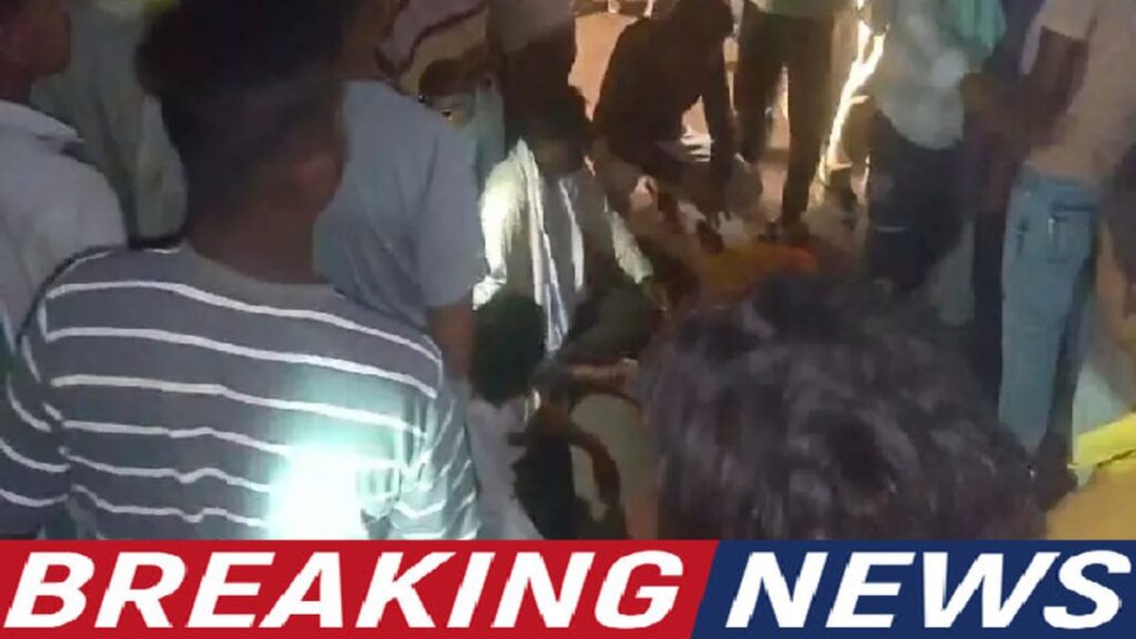 CG NEWS : हादसे के बाद हंगामा: पुलिस वाहन और एंबुलेंस पर हमला, कई लोग घायल
