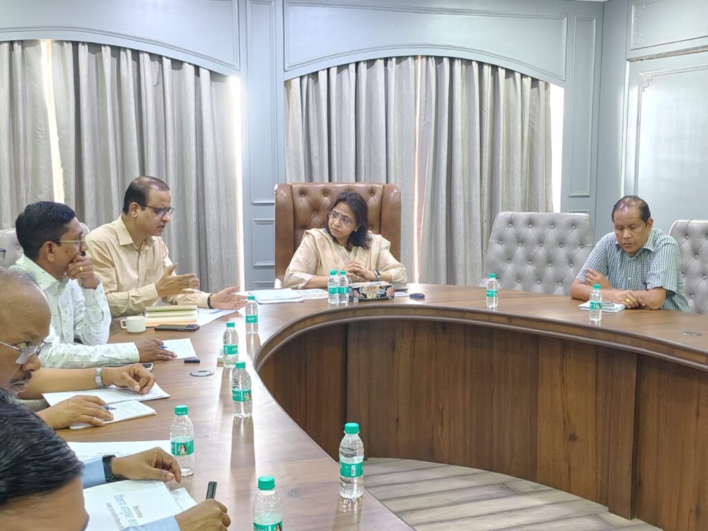 अपर मुख्य सचिव श्रीमती ऋचा शर्मा ने पंचायत एवं ग्रामीण विकास विभाग के कार्यों की समीक्षा की…..प्रधानमंत्री आवास योजना (ग्रामीण) के क्रियान्वयन में छत्तीसगढ़ की तेज गति पर जताया हर्ष.
