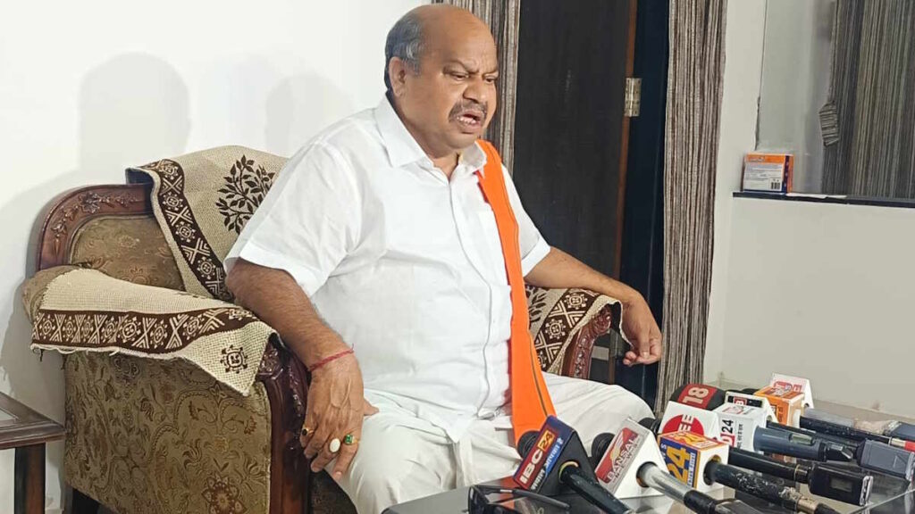 CG: भाजपा विधायक पुरंदर मिश्रा को फेसबुक पर दीं गालियां, पार्षद की शिकायत पर पुलिस ने दर्ज किया FIR