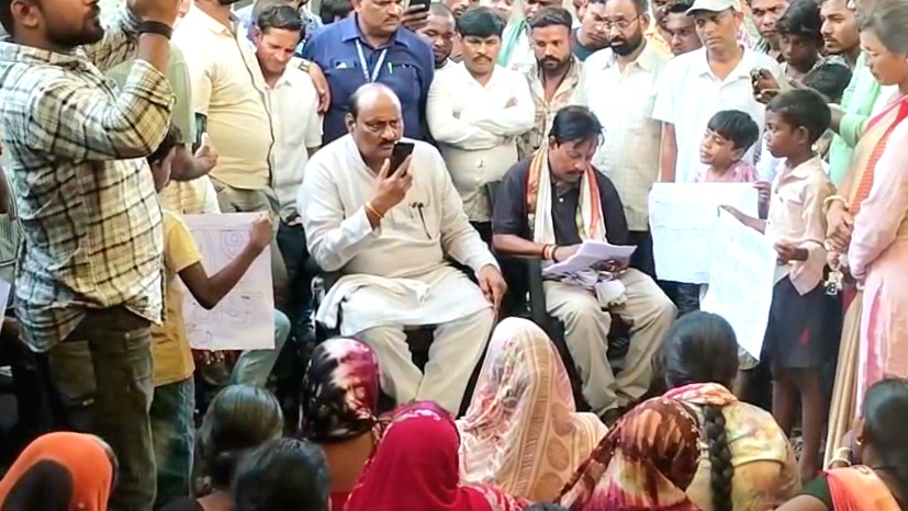 VIDEO: शराब दुकान विवाद में पूर्व मंत्री जयसिंह अग्रवाल ने आबकारी अधिकारी को धमकाया, कहा-कांग्रेस विधायक का भाई होगा….कोई तोप नहीं, VIDEO वायरल होने के बाद गरमाई सियासत