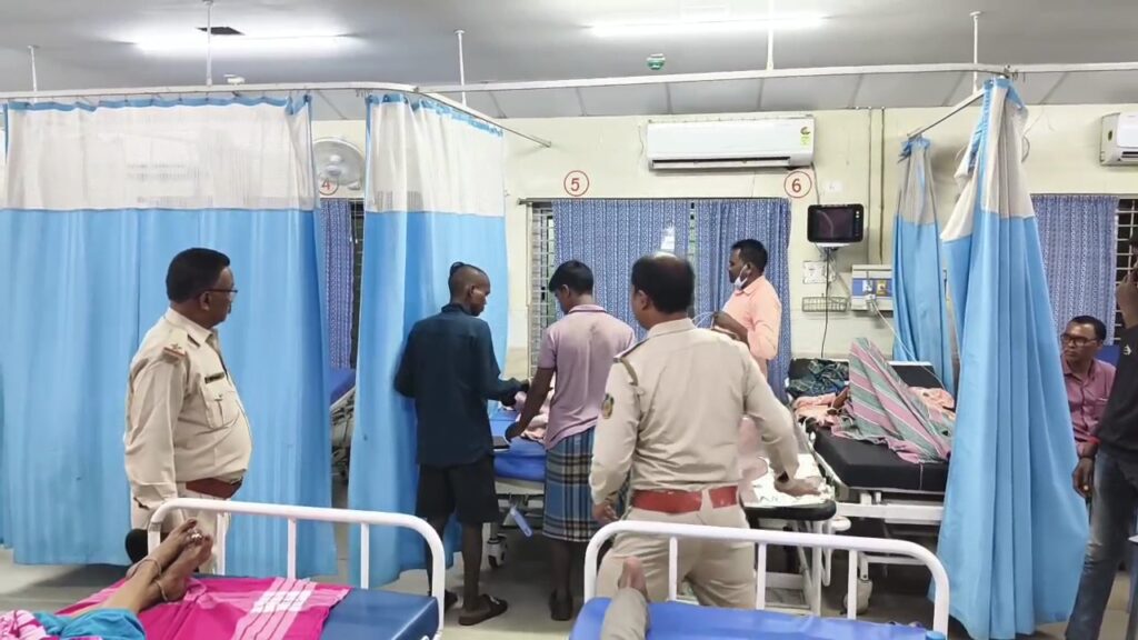 CG: कोरबा में 11 साल के बच्चे ने भालू से भिड़कर बचाई 7 साल के मासूम भाई की जान…. हालत गंभीर, हमले के बाद सैलानी बच्चों को जंगल में छोड़ भागे